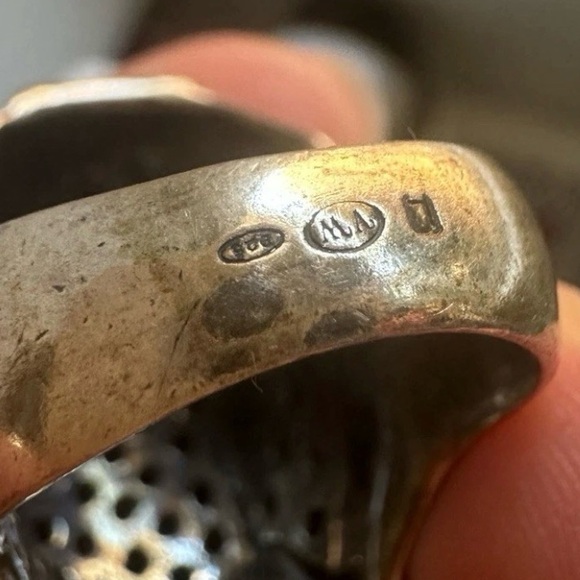 Vivienne Westwood Skull Ring - Picture 5 of 7